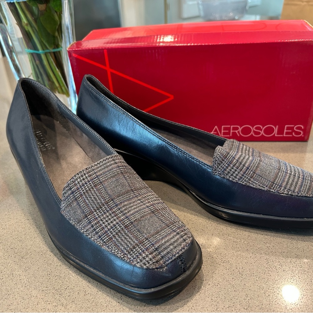 Aerosoles Navy and Gray Loafers